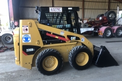 cat-skid-steer-226b